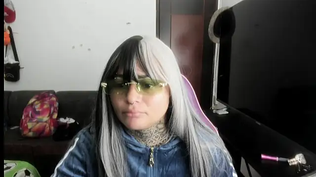 romina23 online show from May 10, 2026, 10:00 pm