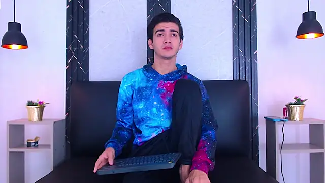 Snapshot of Feiccer_Castquer chatting on April 28, 2026, 11:14 am Feiccer Castquer online show from April 28, 2026, 11:14 am