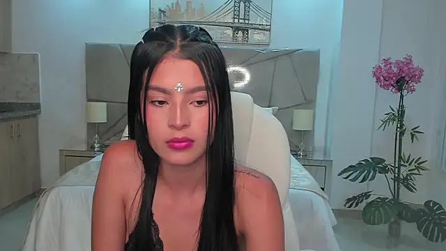 amber willow online show from May 8, 2026, 3:43 am
