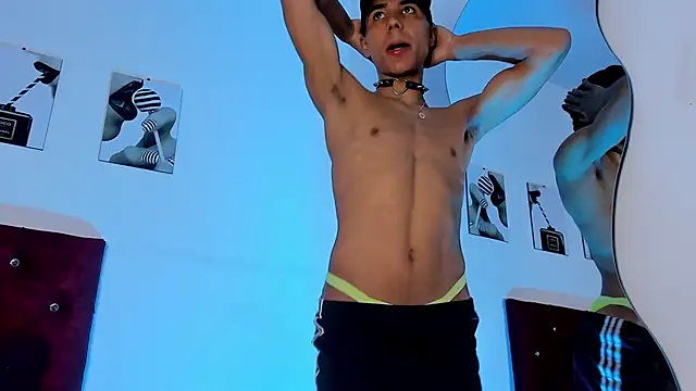 Snapshot of ThiagoSexy005 chatting on May 17, 2026, 12:21 am ThiagoSexy005 online show from May 17, 2026, 12:21 am