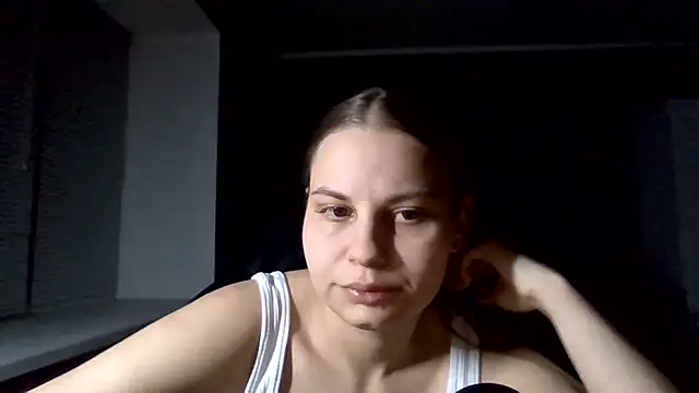  Linsyy ee  online show from April 30, 2026, 6:04 pm