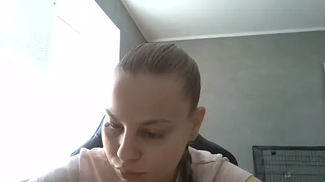  Linsyy ee  online show from June 12, 2026, 8:56 am