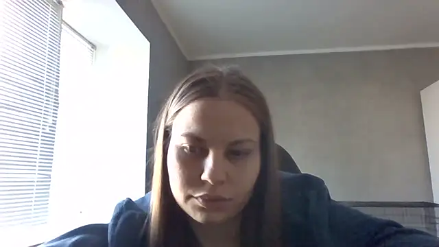  Linsyy ee  online show from May 3, 2026, 1:58 pm