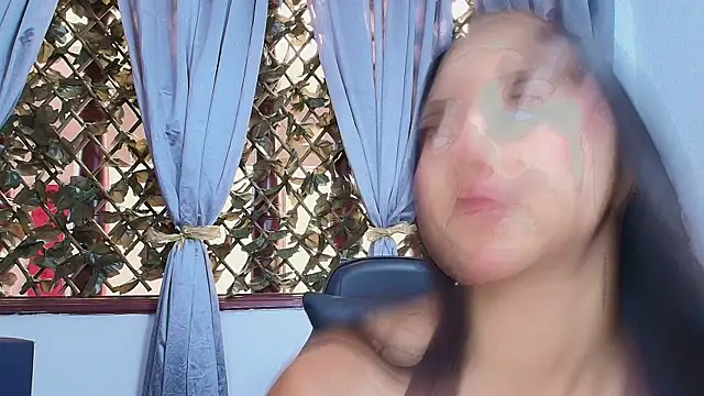 Snapshot of Sofia_Browm chatting on July 6, 2026, 4:09 pm Sofia Browm online show from July 6, 2026, 4:09 pm