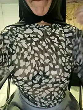 Snapshot of nadia__abaud chatting on November 4, 2025, 2:04 am nadia abaud online show from November 4, 2025, 2:04 am