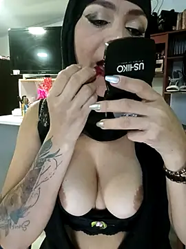 Snapshot of nadia__abaud chatting on October 26, 2025, 2:01 am nadia abaud online show from October 26, 2025, 2:01 am