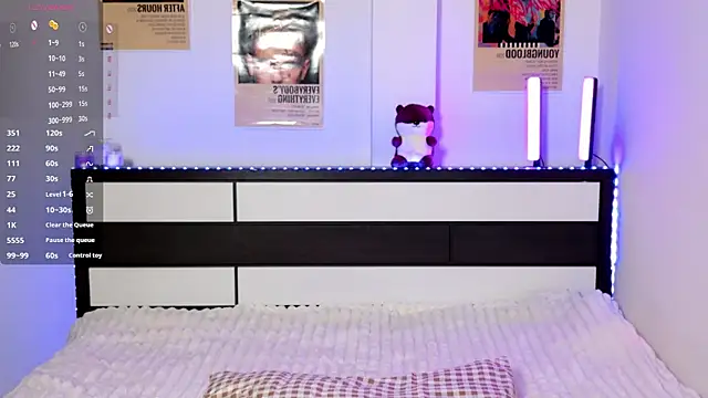 EvaAndLuna online show from June 4, 2026, 11:20 pm
