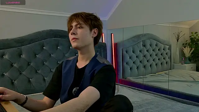 Mark Ian  online show from April 29, 2026, 2:54 pm