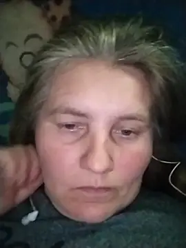 Snapshot of IrisMaris37 chatting on June 17, 2026, 1:32 pm IrisMaris37 online show from June 17, 2026, 1:32 pm