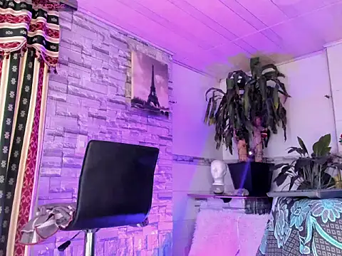 Snapshot of BeautyCatalella1 chatting on May 1, 2026, 11:59 am BeautyCatalella1 online show from May 1, 2026, 11:59 am