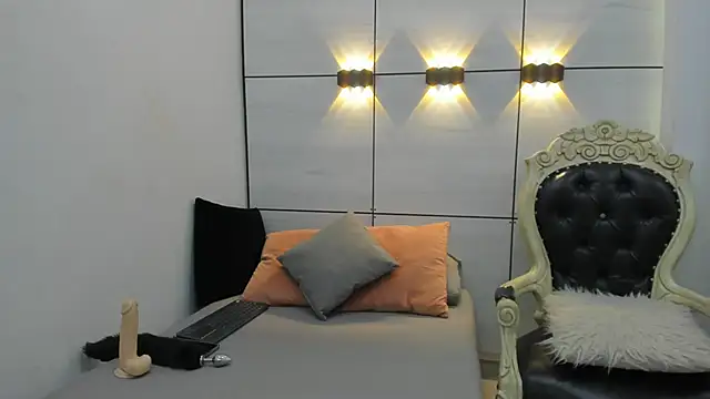 Snapshot of Daphne_Leia chatting on May 2, 2026, 7:30 pm Daphne Leia online show from May 2, 2026, 7:30 pm