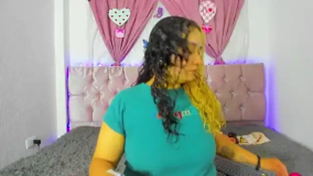 Snapshot of Catherine_And_Tara chatting on June 7, 2026, 7:41 pm Catherine And Tara online show from June 7, 2026, 7:41 pm