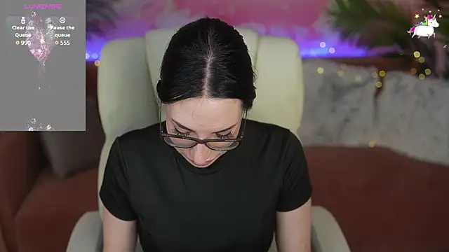 Snapshot of KettyFlo chatting on May 5, 2026, 6:44 pm KettyFlo online show from May 5, 2026, 6:44 pm