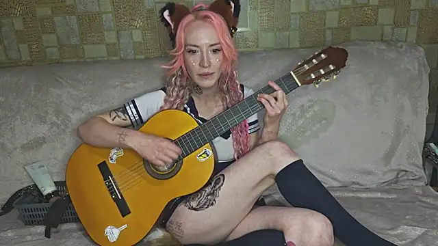 Gabriel Kiss  online show from May 18, 2026, 12:43 pm
