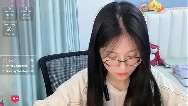 Luna-666 online show from May 9, 2026, 7:39 pm