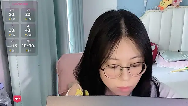 Snapshot of Luna-666 chatting on June 28, 2026, 7:25 am Luna-666 online show from June 28, 2026, 7:25 am