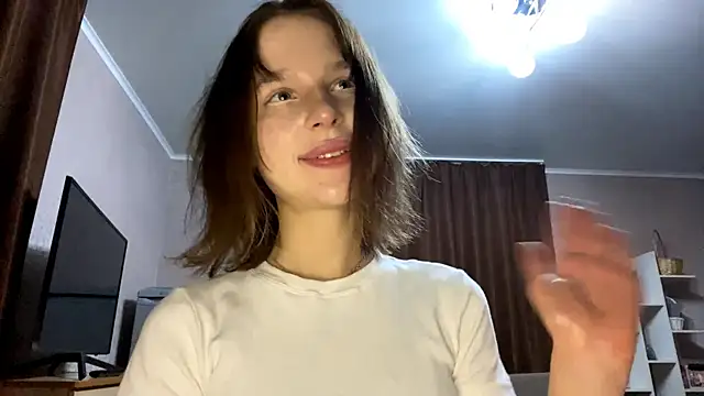 asunasue online show from April 28, 2026, 11:42 pm