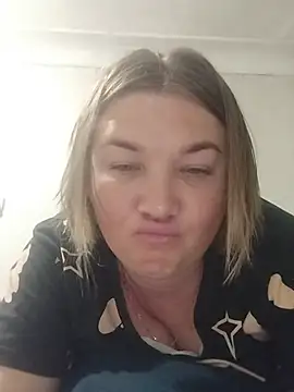 MiyaOlliver online show from August 5, 2026, 11:59 am