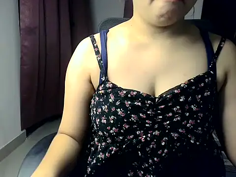 DreamyDesireX online show from May 28, 2026, 1:39 pm