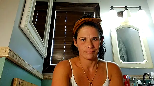Vanessa Valentine online show from May 18, 2026, 3:06 pm