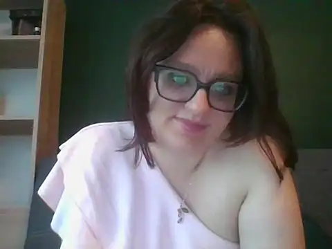 Snapshot of sensual_paris chatting on May 7, 2026, 5:33 am sensual paris online show from May 7, 2026, 5:33 am