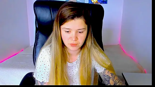 Natali Secret online show from May 16, 2026, 10:36 am