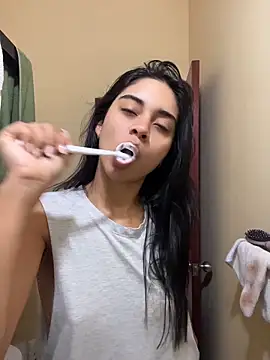 Snapshot of mia_moonna chatting on May 26, 2026, 11:52 am mia moonna online show from May 26, 2026, 11:52 am