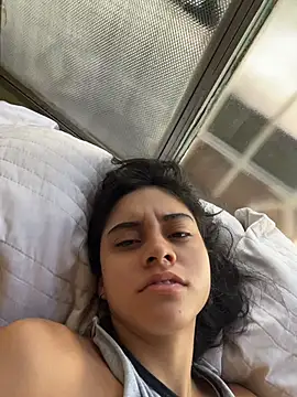 mia moonna online show from June 15, 2026, 12:27 pm