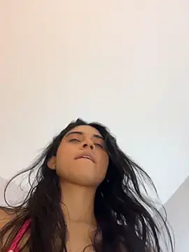 mia moonna online show from July 19, 2026, 12:57 pm