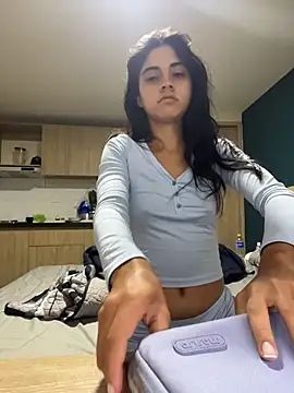 mia moonna online show from July 29, 2026, 11:42 am