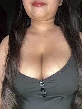 Naughty pooja44 online show from May 5, 2026, 7:44 am
