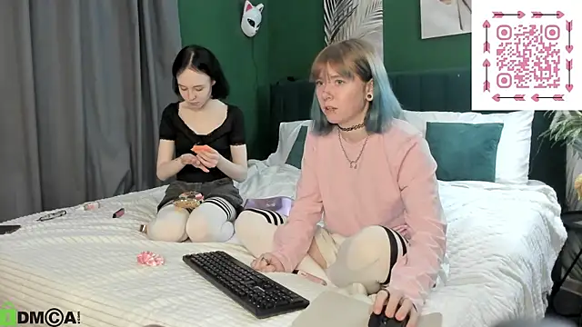 Lilac-Muse online show from May 21, 2026, 3:26 am