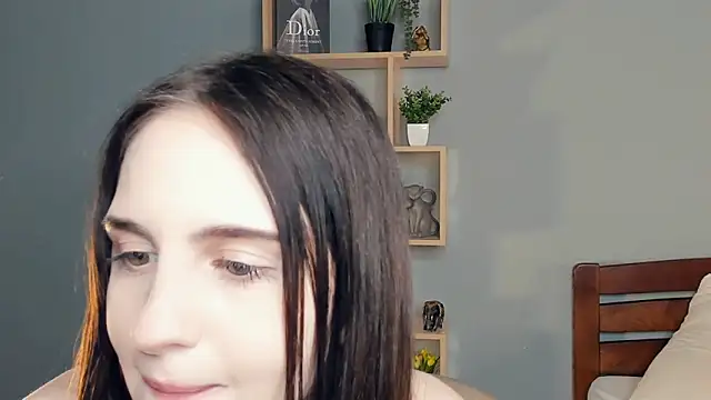 AlfredaSuttle online show from May 25, 2026, 7:23 pm