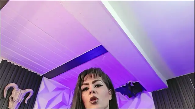 Snapshot of LilithMauve chatting on April 30, 2026, 1:18 pm LilithMauve online show from April 30, 2026, 1:18 pm