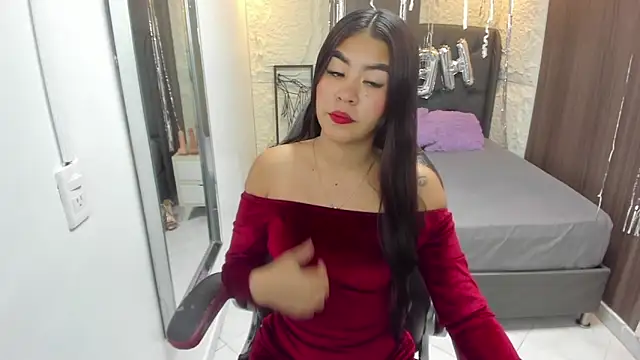 Snapshot of SHARLOTTE_SUITTE chatting on July 30, 2026, 7:35 pm SHARLOTTE SUITTE online show from July 30, 2026, 7:35 pm