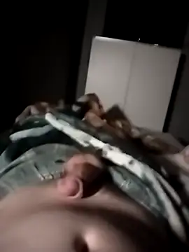 egyemberke007 online show from April 28, 2026, 11:09 pm