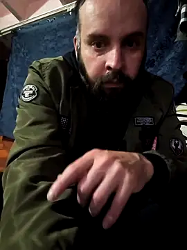 Snapshot of erikthor chatting on May 4, 2026, 6:27 am erikthor online show from May 4, 2026, 6:27 am