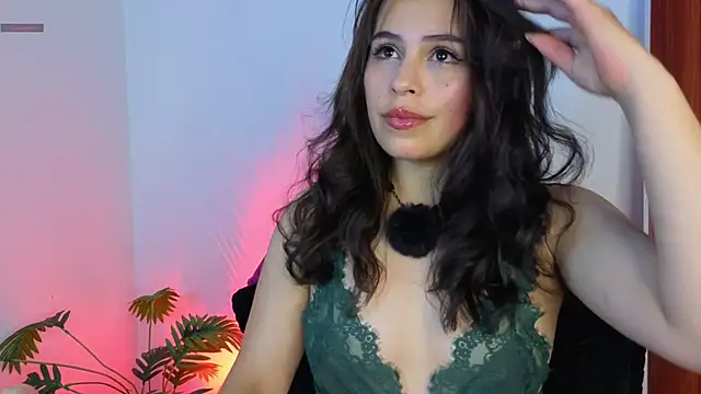 Yenifer 27 online show from May 6, 2026, 3:10 am