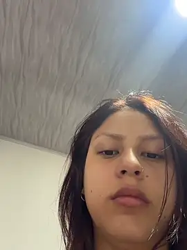 Snapshot of HayleyRoss_ chatting on July 11, 2026, 2:17 pm HayleyRoss online show from July 11, 2026, 2:17 pm