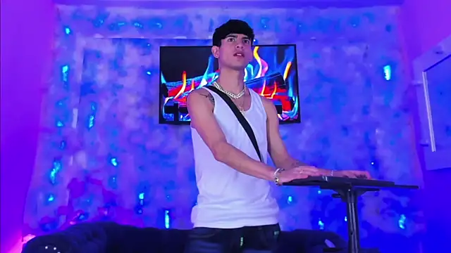 Snapshot of kroddy_sw_x chatting on May 7, 2026, 11:35 am kroddy sw x online show from May 7, 2026, 11:35 am