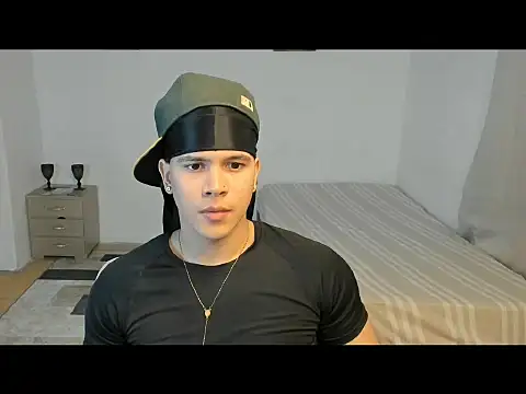 Snapshot of sant_wahlberg chatting on May 16, 2026, 11:48 pm sant wahlberg online show from May 16, 2026, 11:48 pm