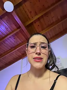 Snapshot of RenataVelasquez chatting on July 13, 2026, 4:12 am RenataVelasquez online show from July 13, 2026, 4:12 am