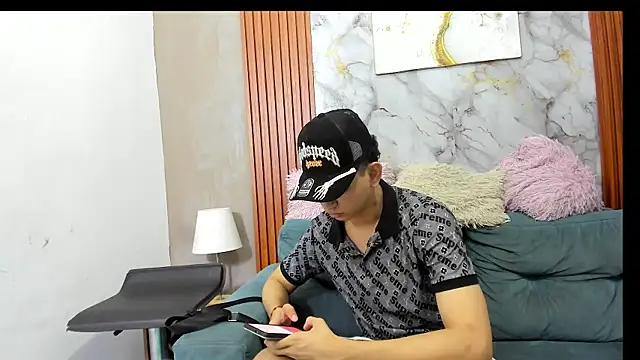 Snapshot of LOVE_GUYS1 chatting on July 5, 2026, 1:29 pm LOVE GUYS1 online show from July 5, 2026, 1:29 pm