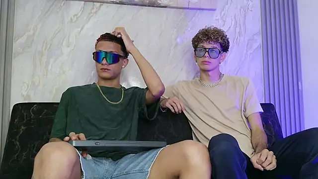 KING BOYS2026 online show from May 27, 2026, 1:26 am