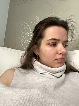 TheGirlWhoCriedDuck online show from May 4, 2026, 7:55 am