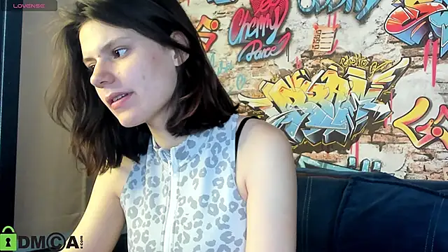 Snapshot of Kira_Be11 chatting on June 7, 2026, 1:11 am Kira Be11 online show from June 7, 2026, 1:11 am