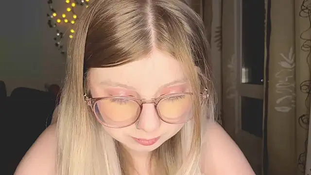 YukiBlush online show from July 16, 2026, 9:56 pm