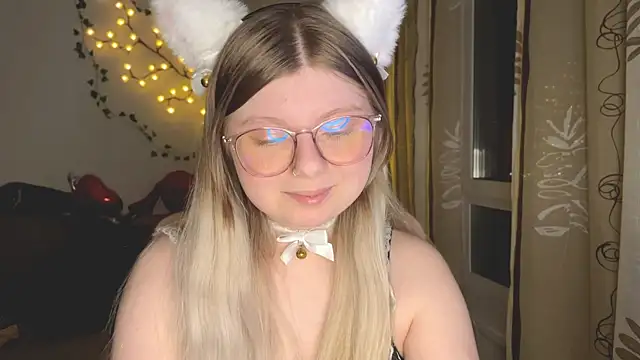 YukiBlush online show from July 18, 2026, 10:29 pm