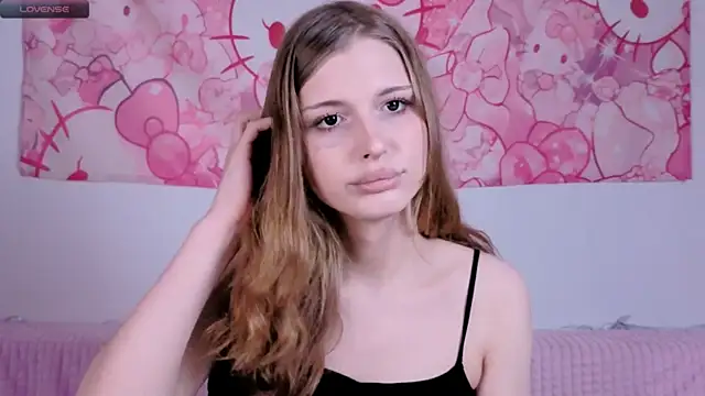 Snapshot of LouiseKane chatting on July 11, 2026, 4:29 pm LouiseKane online show from July 11, 2026, 4:29 pm