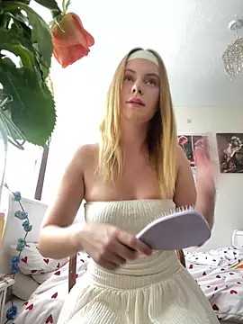 Young Lizzie online show from May 27, 2026, 1:51 pm